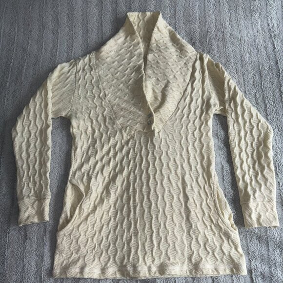 MADE IN CANADA - Cozy Cowl Neck Tunic Sweater - Devil May Wear - Picture 2 of 11